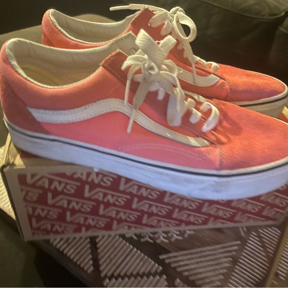 Old Skool strawberry pink vans